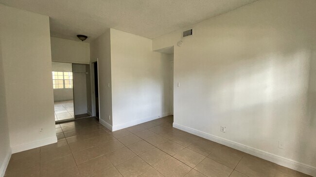 Building Photo - 661 Cypress Lake Blvd