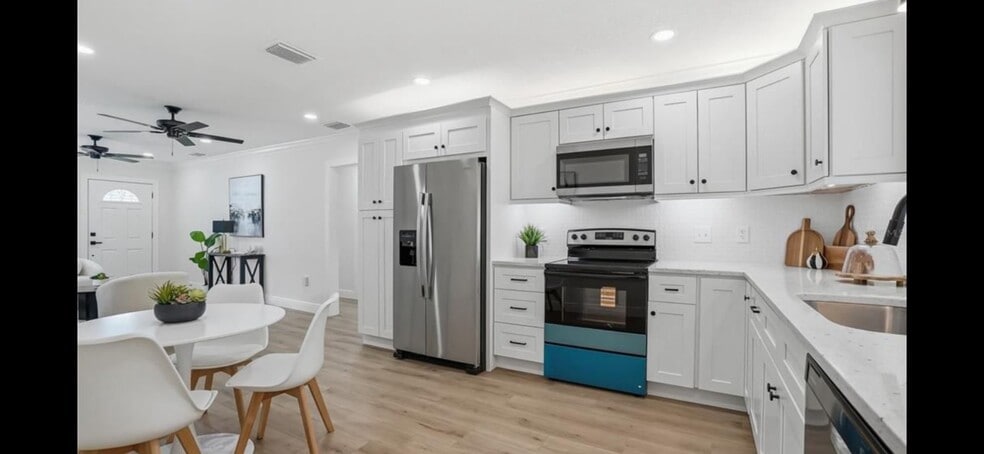 Building Photo - 2206 Gordon St