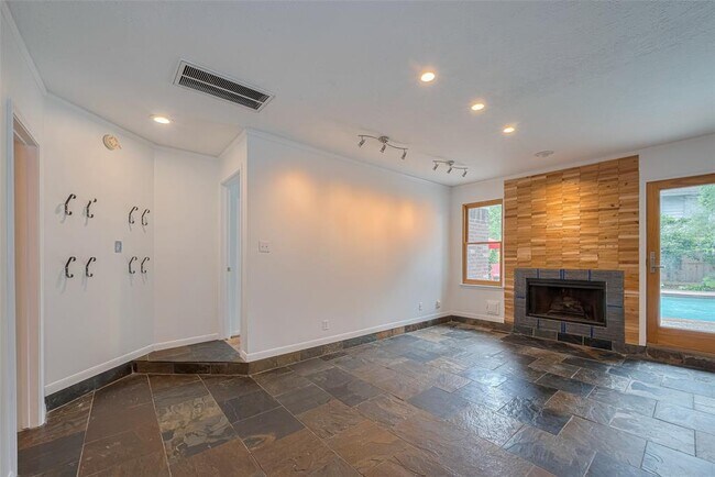 Building Photo - 3614 Spring Arbor Way