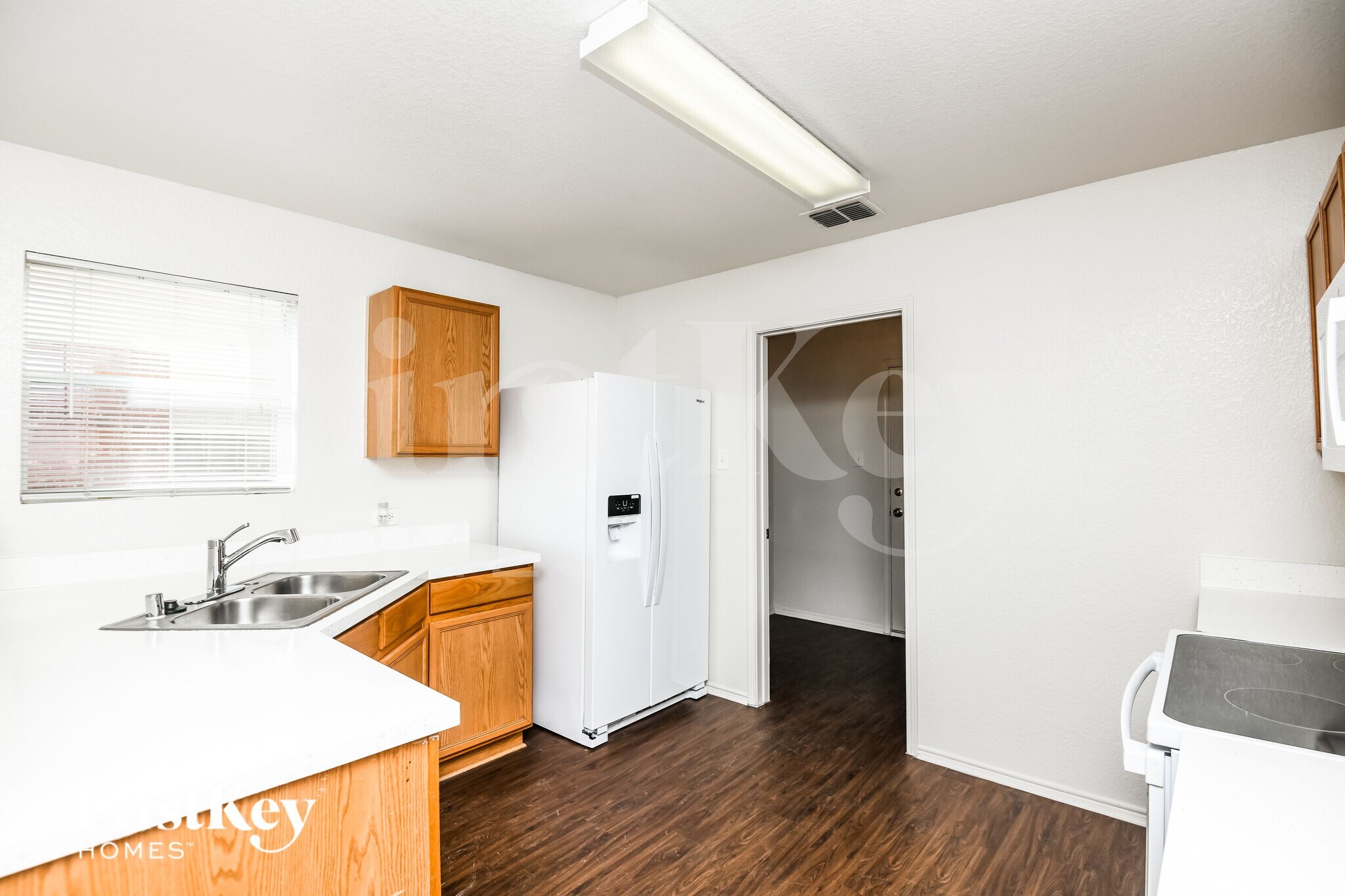 Building Photo - 6624 Meadow Way Ln