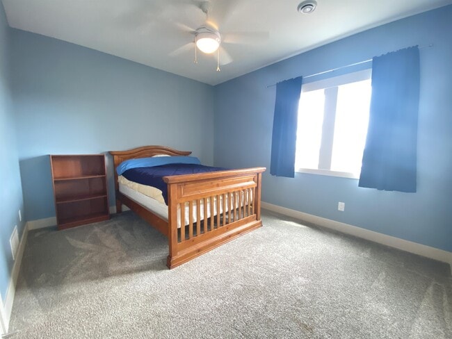 Building Photo - 6387 Paint Dr