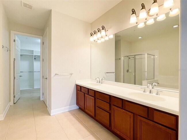 Building Photo - 3368 Robert Trent Jones Dr