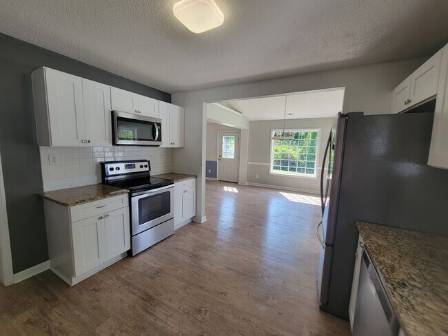 Building Photo - 211 Marsh Hen Ct