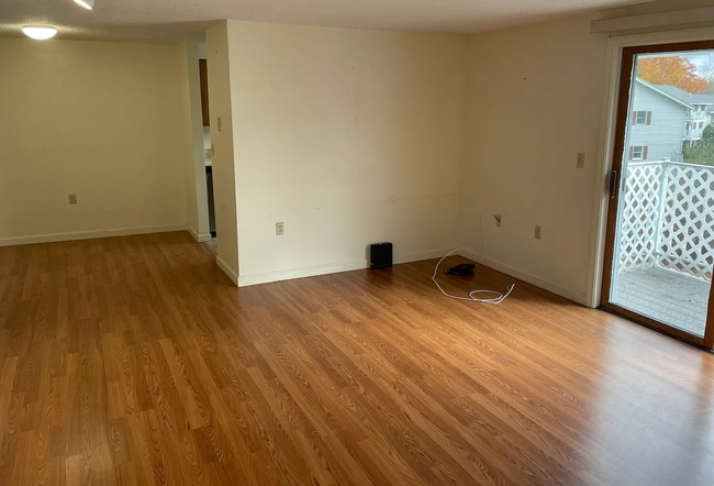 Building Photo - 826 State St