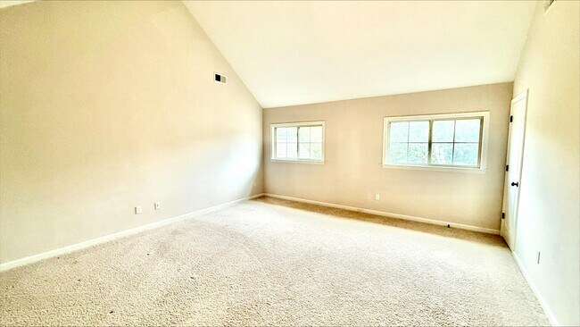 Building Photo - 10012 Adagio Cv