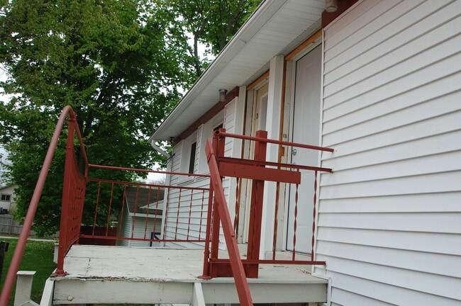 Building Photo - 1313-E S 9th Street