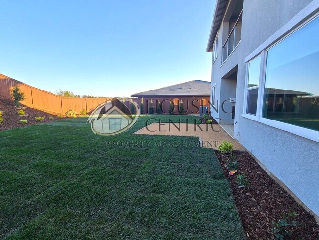 Building Photo - 8067 Grant Dr