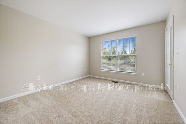 Building Photo - 15555 John Diskin Cir
