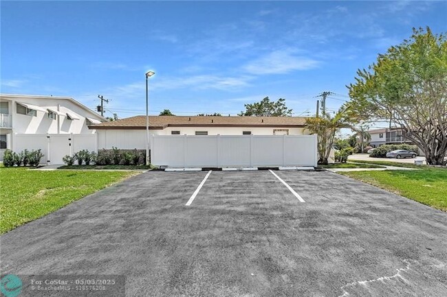 Building Photo - 5122 NE 19th Ave