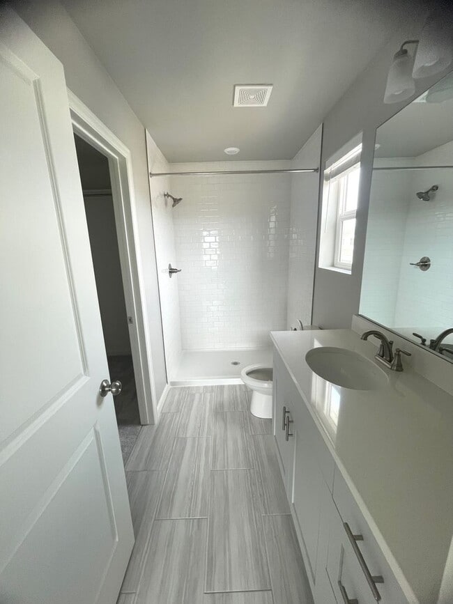 Building Photo - Saratoga Springs 4 Bedroom Townhome