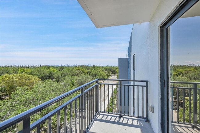 Building Photo - 840 NE 130th St