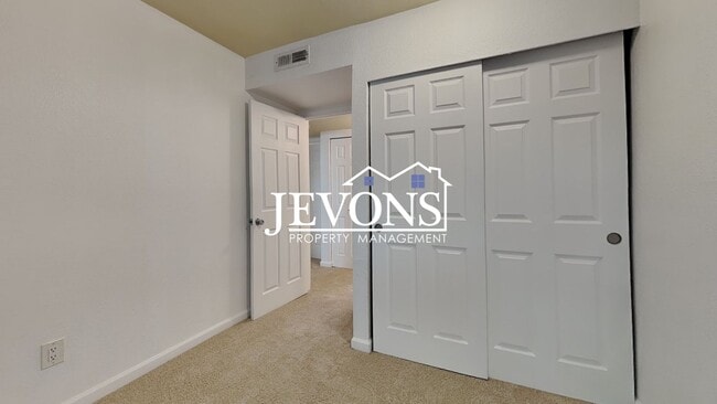 Building Photo - $990 rent credit if you move in by 11/30/25! 2-bedroom home with utilities included near I-405