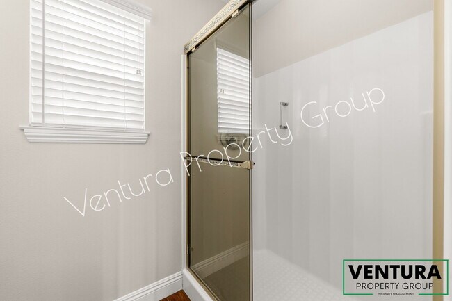 Building Photo - Charming 3-Bedroom 2 Bath Home with Spacious 1826 Sq. Ft. Layout in the East Simi Valley!
