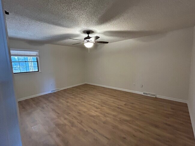 Master bedroom - 128 Lovers Ln
