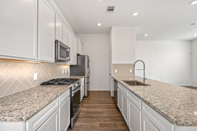 Building Photo - 613 Royal Arch Dr