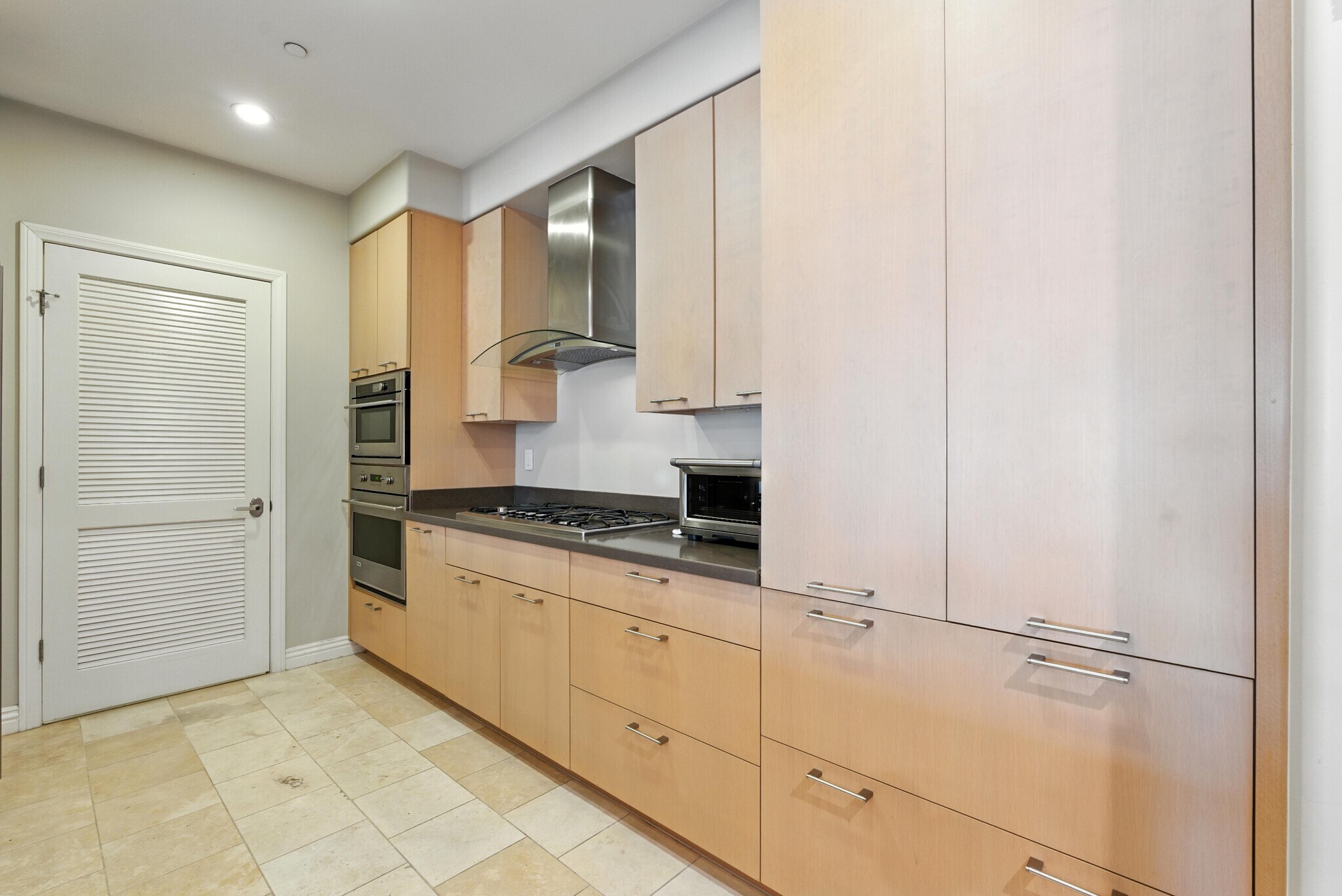 Building Photo - 403 Caruso Ave