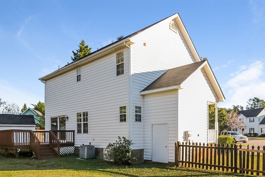 Building Photo - 14 Olde Charles Towne Ct