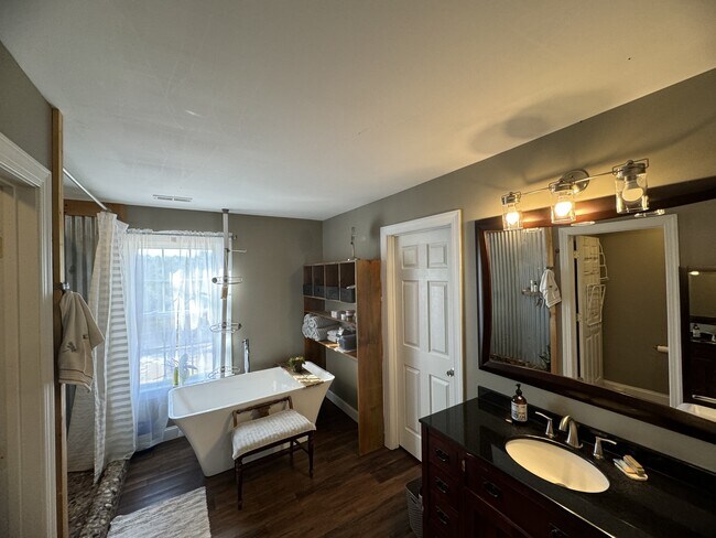 Building Photo - 1428 Outpost Rd