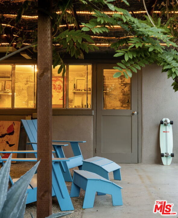 Building Photo - 423 W Ellis Ave