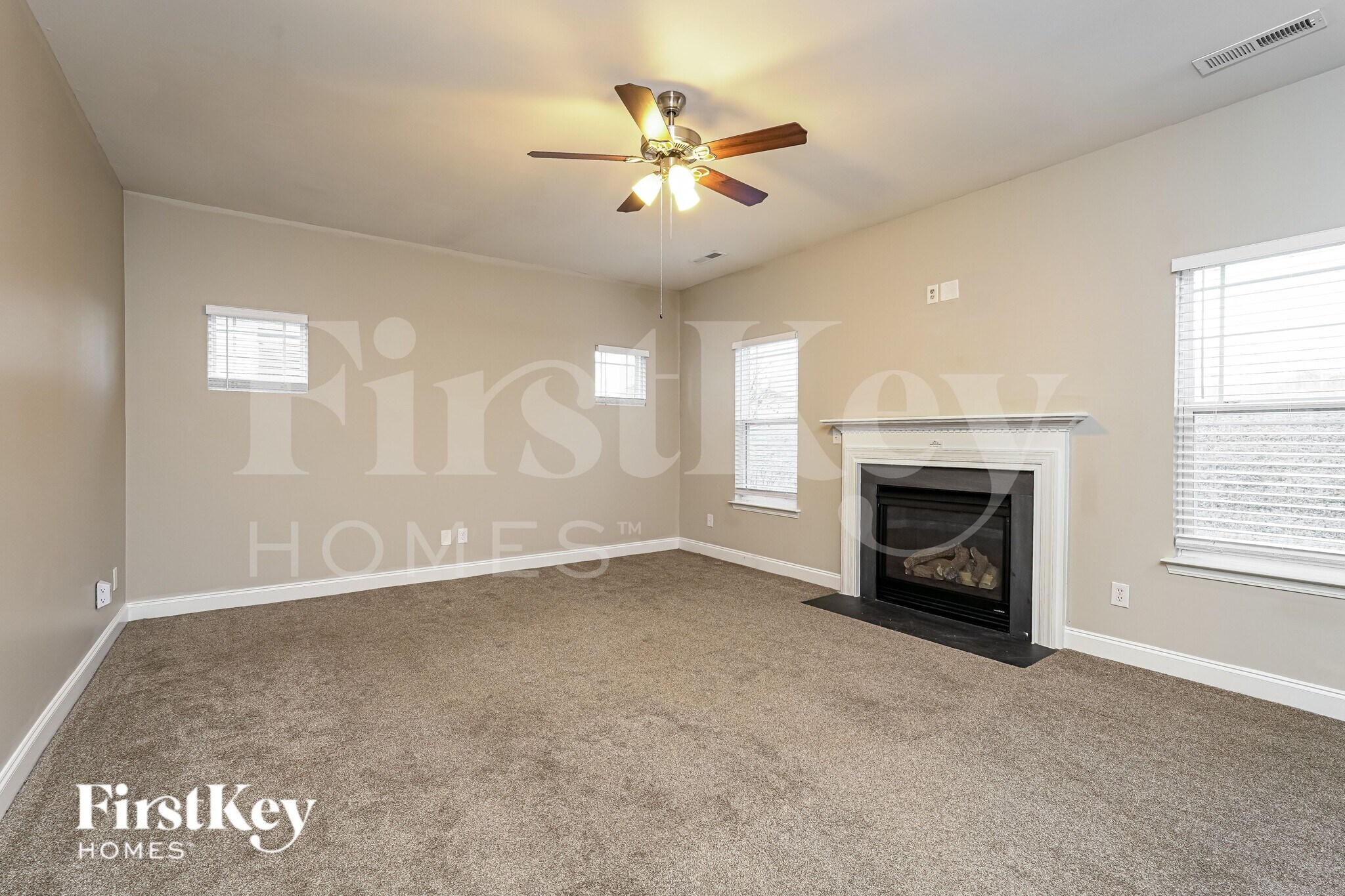 Building Photo - 137 Rosewalk Ln