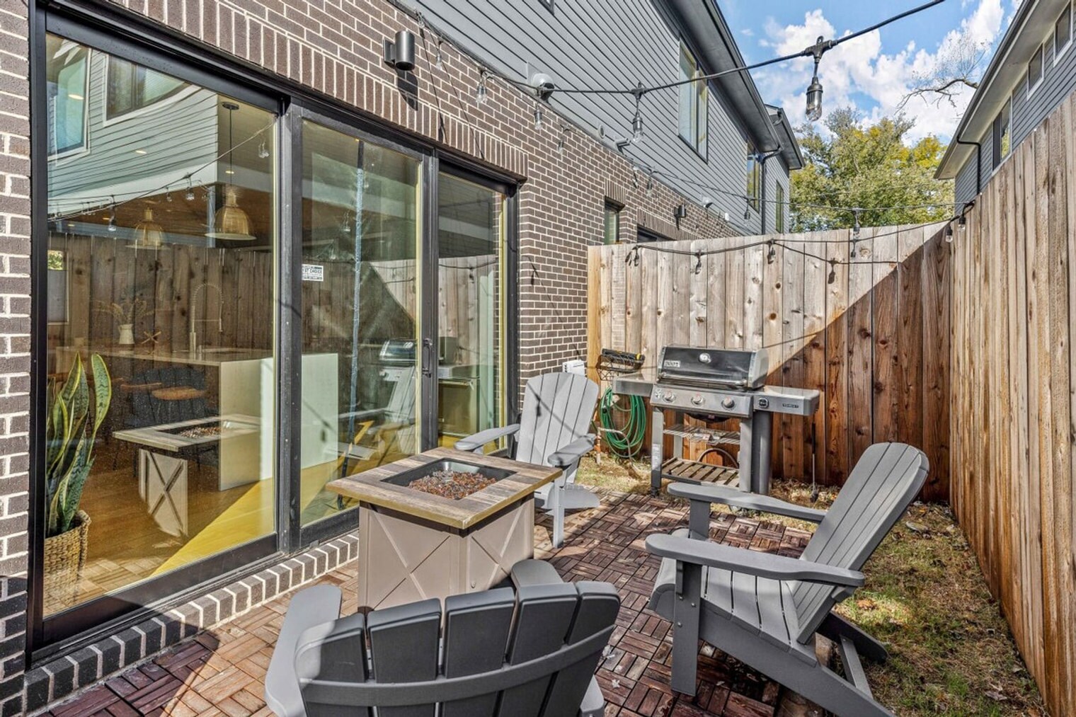 Building Photo - 707 SE A St