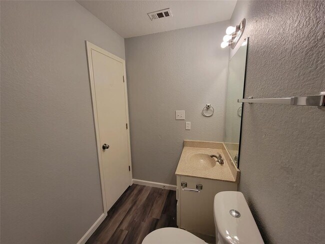 Building Photo - 111 Cermeno Cove