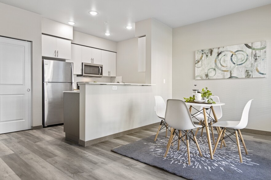 Building Photo - Meadowscape