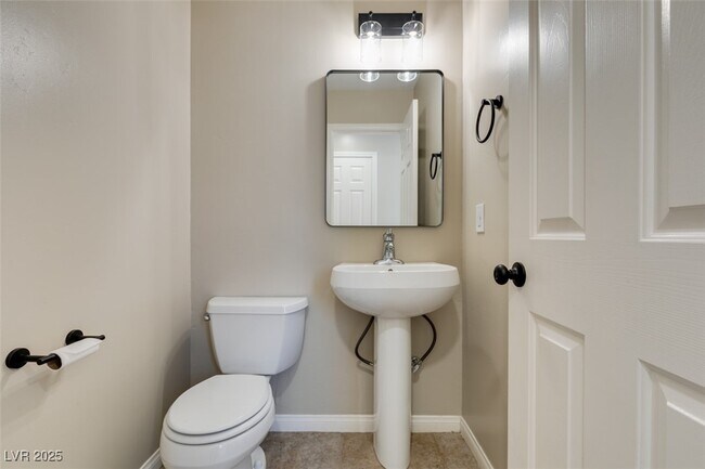 Building Photo - 25 Precipice Ct