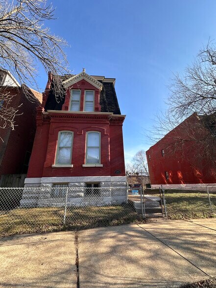 Building Photo - 2818 Lemp Ave