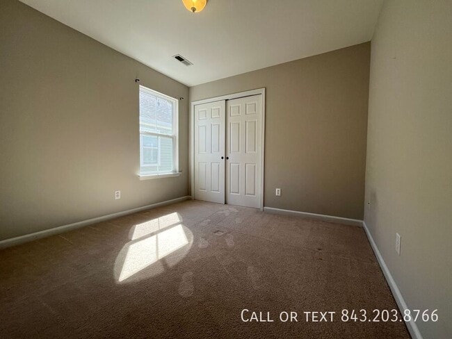Building Photo - 214 Recess Dr