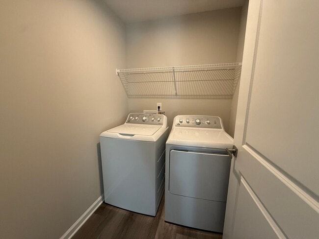 Building Photo - 4 Bedrooms, 2.5 Bathrooms - Home in Armuchee!