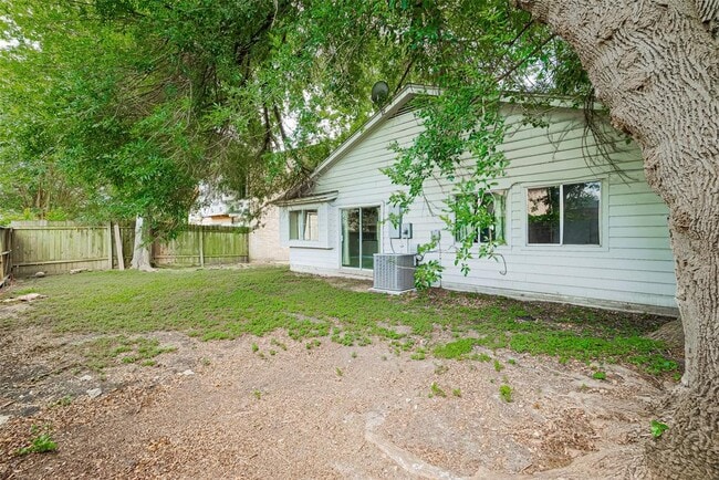 Building Photo - 2907 Waypark Dr