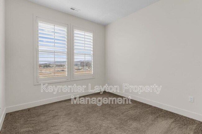 Building Photo - 5141 Rambutan Wy