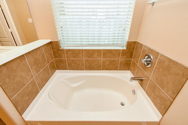 Building Photo - 26923 Glacier Creek Dr