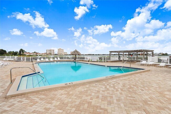 Building Photo - 6104 Palma Del Mar Blvd S