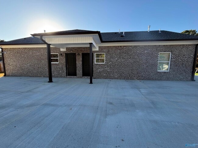 Building Photo - 16576 Jamilynn Dr