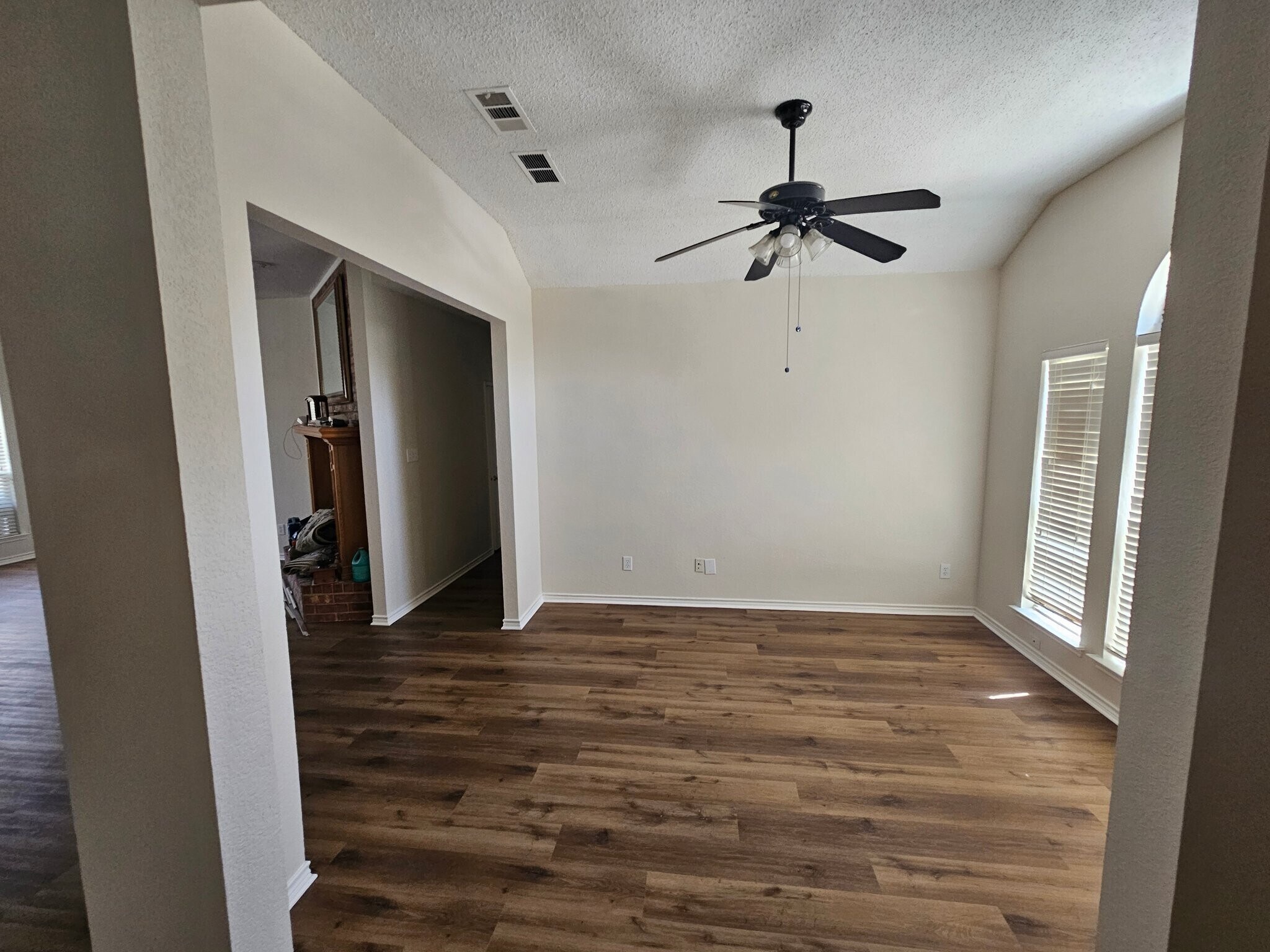 Building Photo - 3703 Blossom Dr