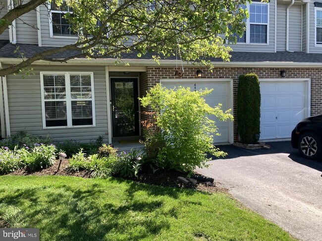 Building Photo - 6444 Terrace Ct