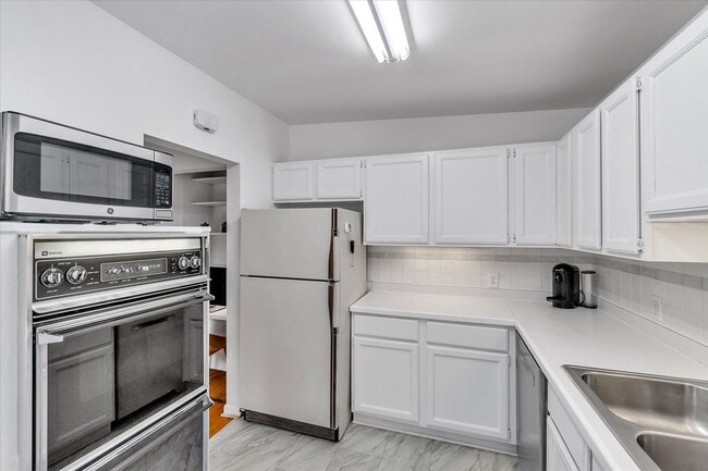 Building Photo - 1807 Fair St