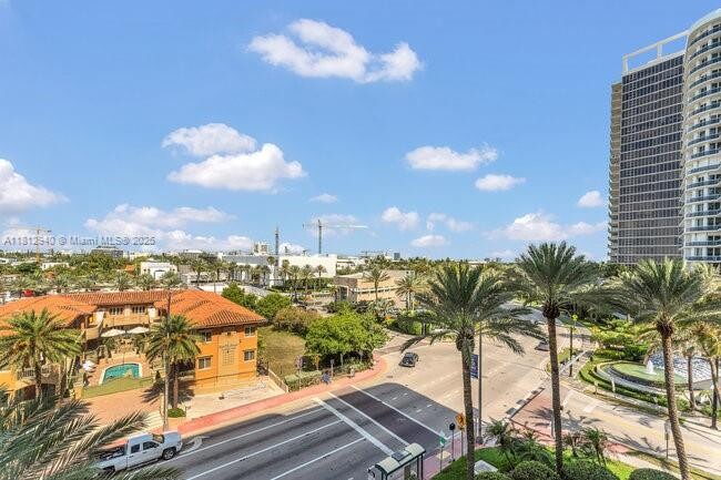 Building Photo - 9595 Collins Ave