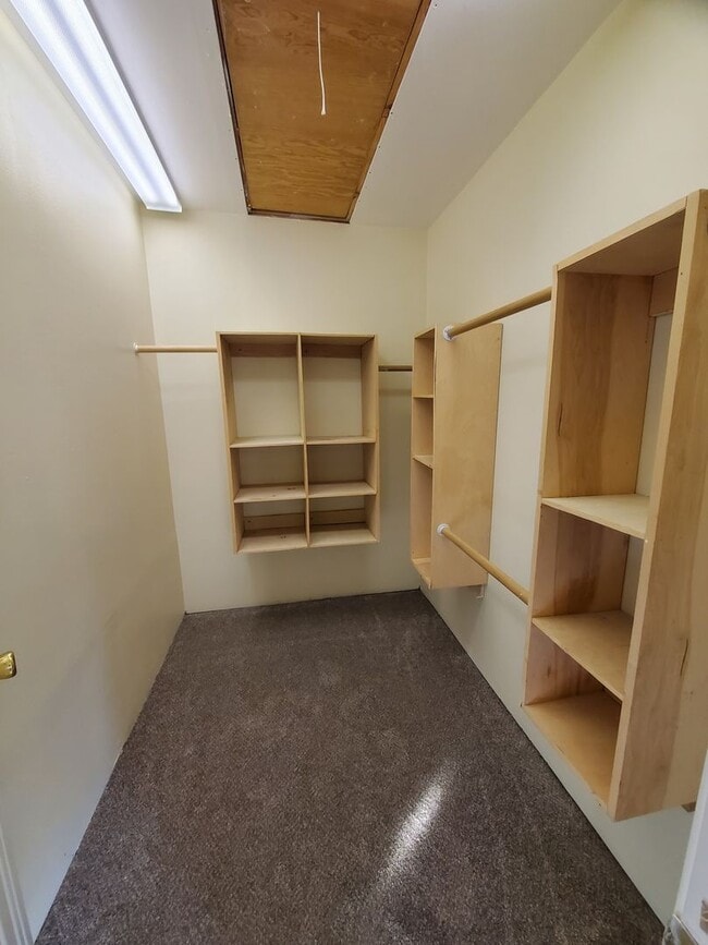 Building Photo - Oxford Heights Subdivision