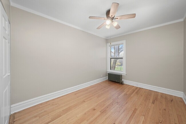 Building Photo - 306 S Kenilworth Ave