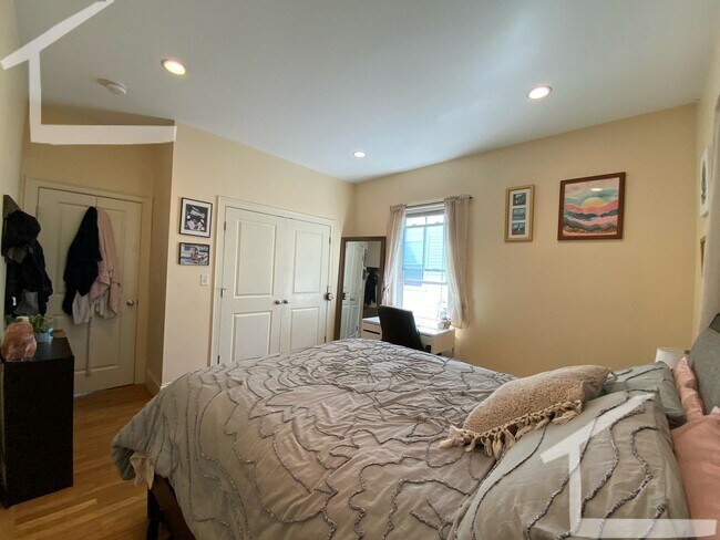 Building Photo - Awesome 2 bed in Brighton..... June 1st move in