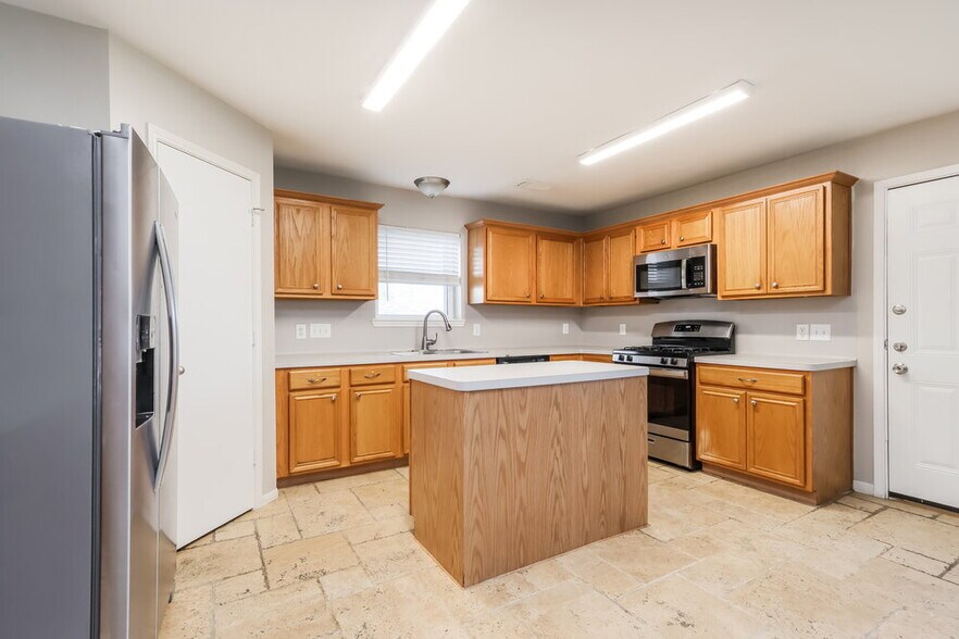 Building Photo - 29226 Spring Mist Dr