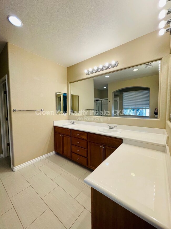 Building Photo - 2287 Lighthouse Cir