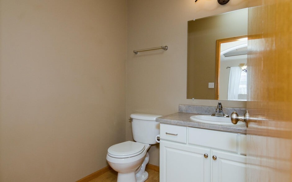 Building Photo - 1838 N Dubuque St