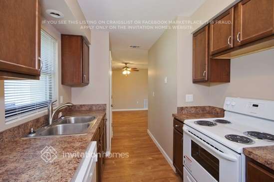 Building Photo - 1709 Idaho Ave