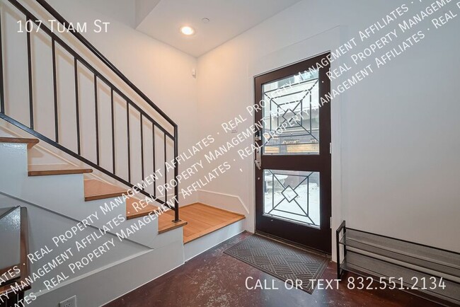 Building Photo - 107 Tuam St