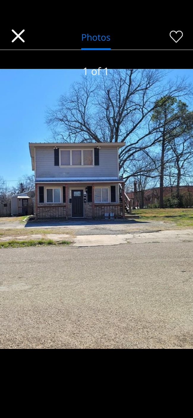 Building Photo - 1001 Main St