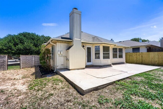 Building Photo - 14601 Montoro Dr